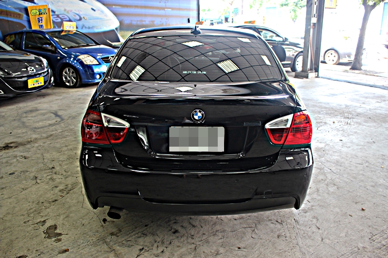 2006年 BMW E90 320I 全車M包 18吋正Hamann鋁圈  第4張相片
