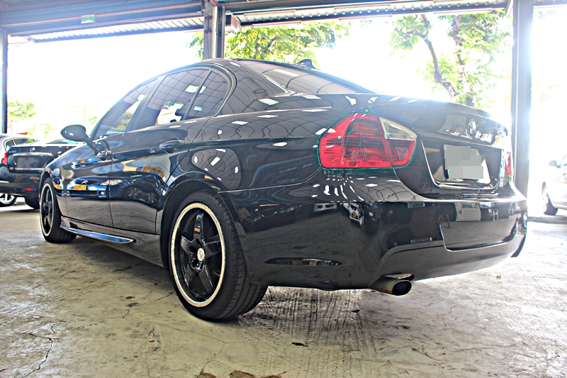 2006年 BMW E90 320I 全車M包 18吋正Hamann鋁圈  第5張相片