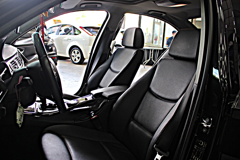 2006年 BMW E90 320I 全車M包 18吋正Hamann鋁圈  第6張相片