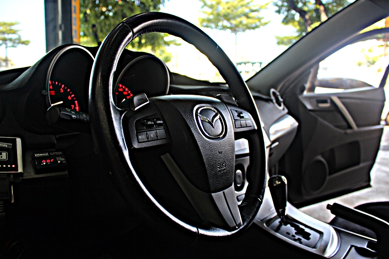 2011年 Mazda3 2.0 五門 全車精品改裝 前車主顧車程度難以想像  第14張相片