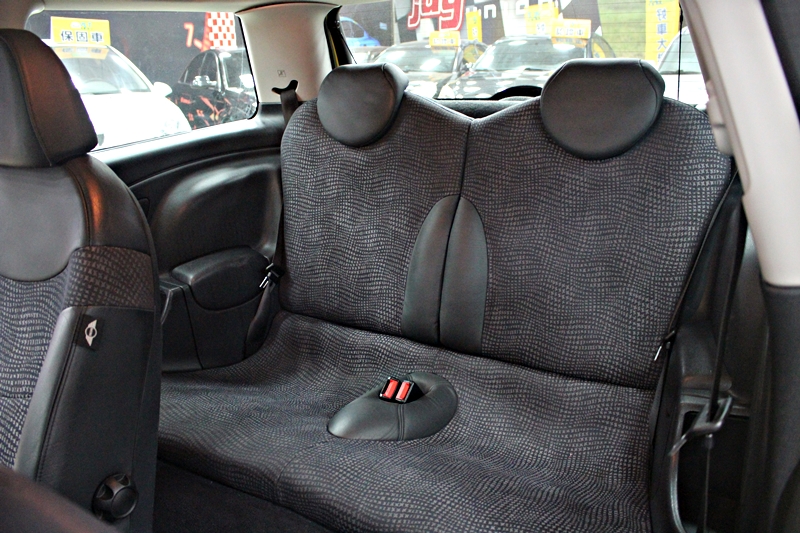 2002年 Mini Cooper 女用無菸車 車況超棒 里程跑少  第7張相片