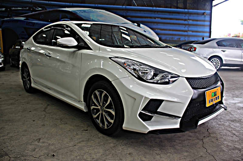 2013年 現代 Elantra 1.8 頂級版 X包也幫您裝好囉  第2張相片