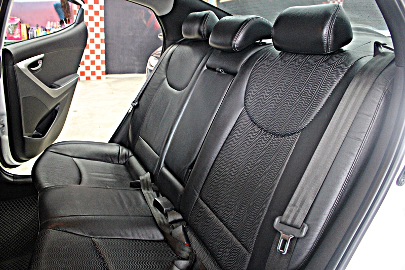 2013年 現代 Elantra 1.8 頂級版 X包也幫您裝好囉  第7張相片