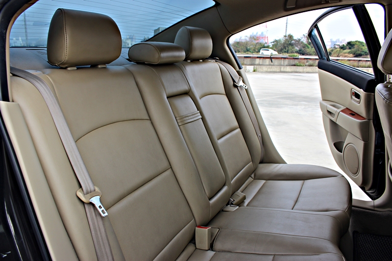 2005年 Mazda3 1.6 天窗 優質代步車 里程跑少 車況履約保證保固 可全額貸 免頭款交車  第9張相片