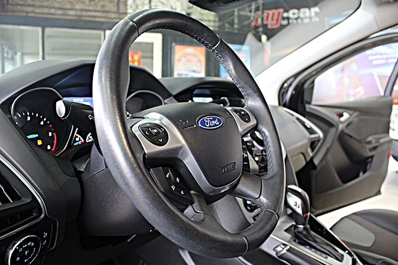 2013年 Focus 2.0 TDCI 柴油 車況完美如新 里程跑不多 可全額貸 免頭款交車  第12張相片