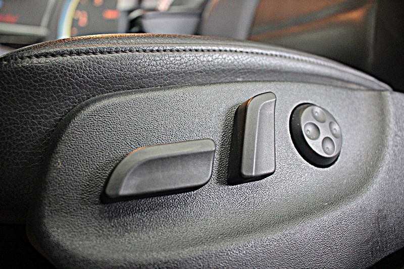  2005年 Audi A4 2.0T 改裝鋁圈 避震器 車況履約保證保固  第14張相片
