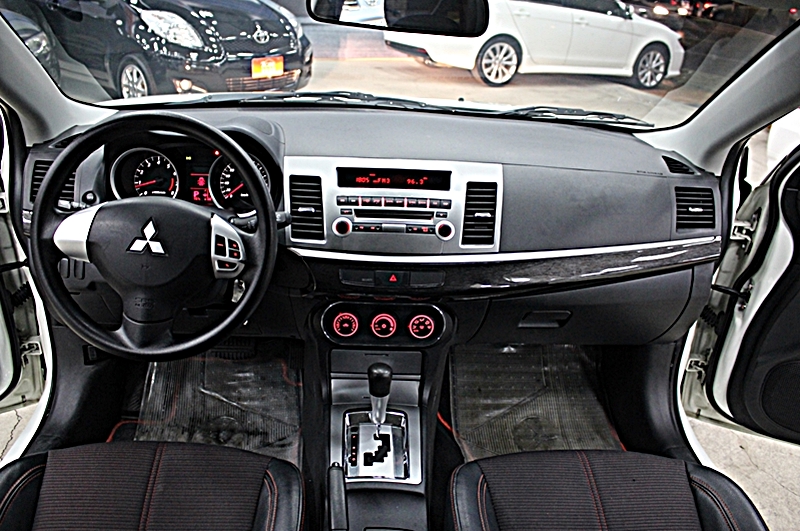 2012年 Lancer IO 1.8 車況履約保證保固 可全額貸 免頭款交車  第10張相片