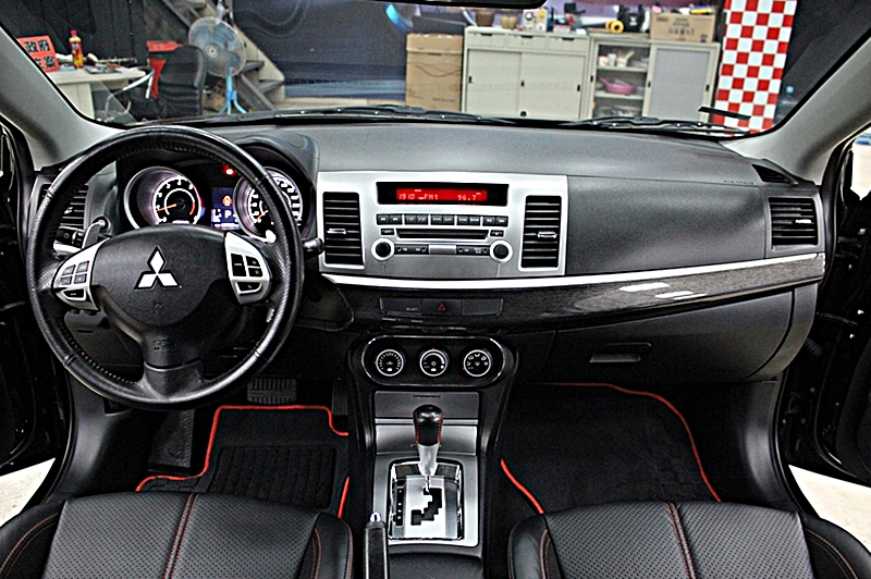 2012年 Lancer IO 1.8 車況履約保證保固 可全額貸 免頭款交車  第10張相片