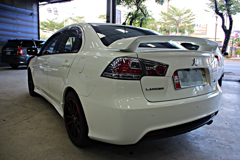 2011年 Lancer Fortis 1.8 改裝鯊魚頭 可全額貸 免頭款交車  第5張相片