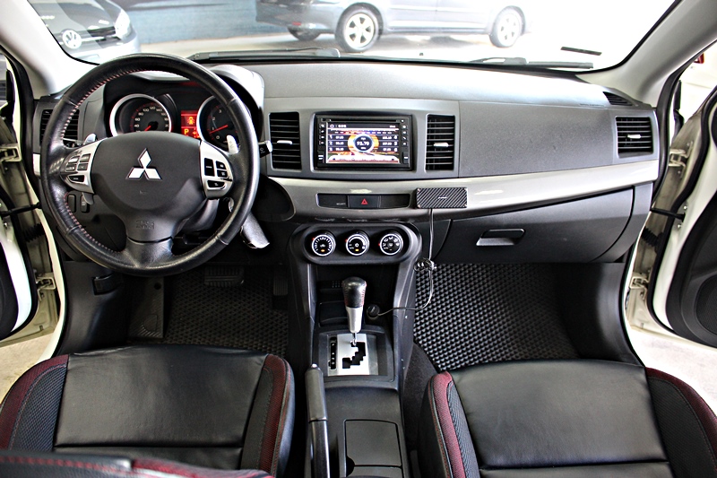 2011年 Lancer Fortis 1.8 改裝鯊魚頭 可全額貸 免頭款交車  第10張相片