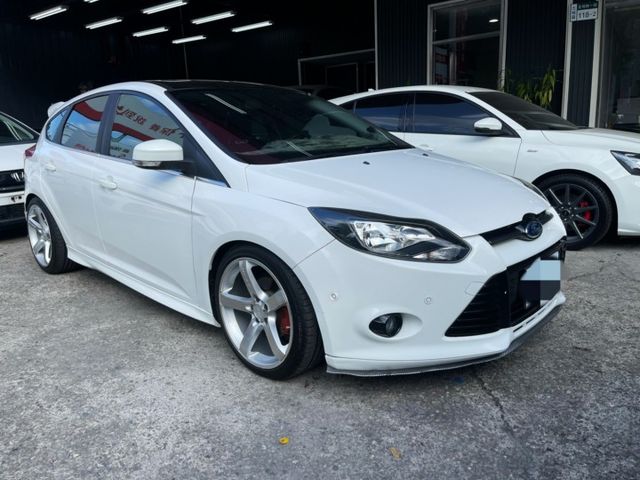 中古車-FOCUS MK3 2.0S 外觀基本改 一手車 原鈑件 雙出排氣管(無聲),Ford 福特/FOCUS 5D/新北市-FindCar 找車網