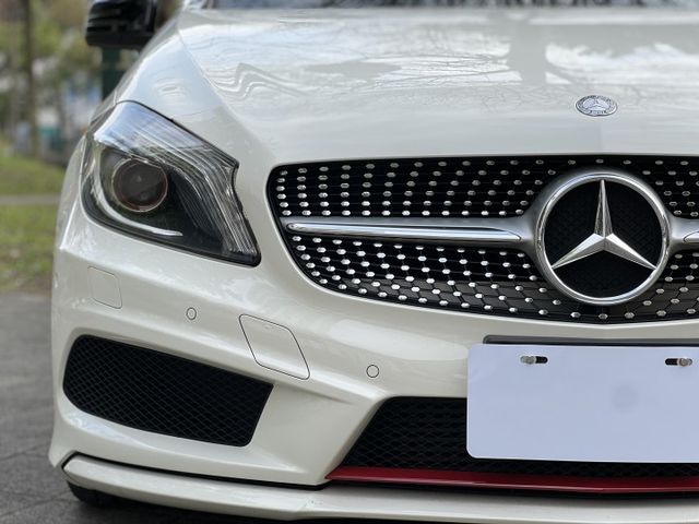 極品美車 ! 僅跑6萬公里 ! 原廠保養 ! 原廠加裝(後座出風口 數位恆溫面板 原廠大螢幕)  第5張相片