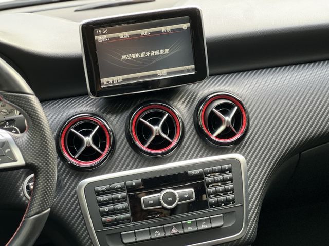 極品美車 ! 僅跑6萬公里 ! 原廠保養 ! 原廠加裝(後座出風口 數位恆溫面板 原廠大螢幕)  第10張相片