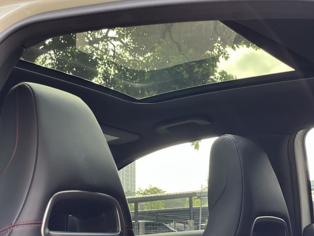 極品美車 ! 僅跑6萬公里 ! 原廠保養 ! 原廠加裝(後座出風口 數位恆溫面板 原廠大螢幕)  第14張相片