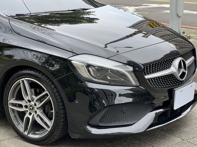 市場少見黑色的A180 AMG  第3張相片