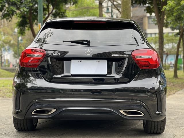 市場少見黑色的A180 AMG  第14張相片