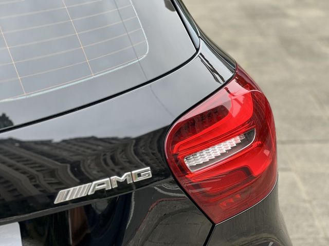 市場少見黑色的A180 AMG  第15張相片