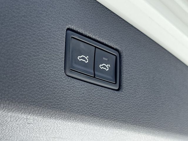 CP值超高 有ACC跟車系統 新車130萬 現省7X萬 !  第16張相片