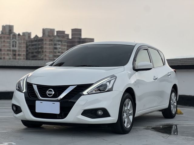 僅跑1萬公里 ! 跟新車只差價格~~~  第1張相片