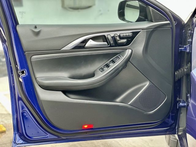 CP值超高的進口小車 一手車 原廠保養 全速域跟車系統 環景影像 通通有~  第17張相片