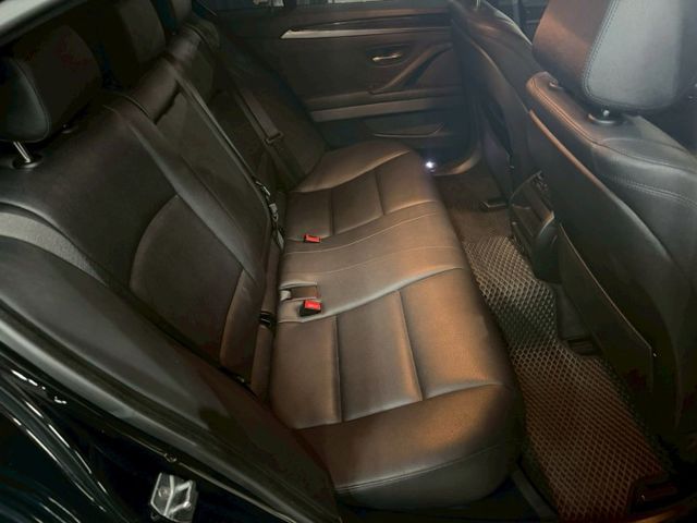 用3系差不多的價錢，直接開5系，超值  第8張相片