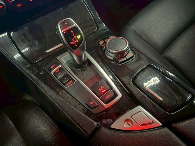 用3系差不多的價錢，直接開5系，超值  第14張相片