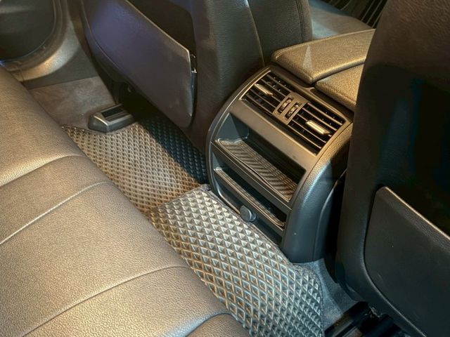 用3系差不多的價錢，直接開5系，超值  第16張相片