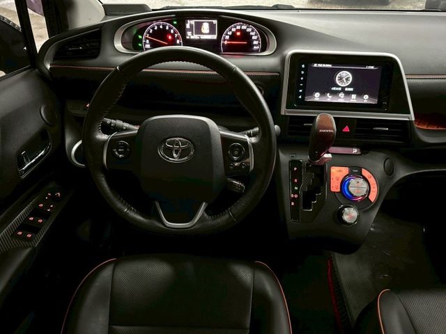 【車朋車業】小七人座，1.8省稅，小改款雙電動滑門  第14張相片