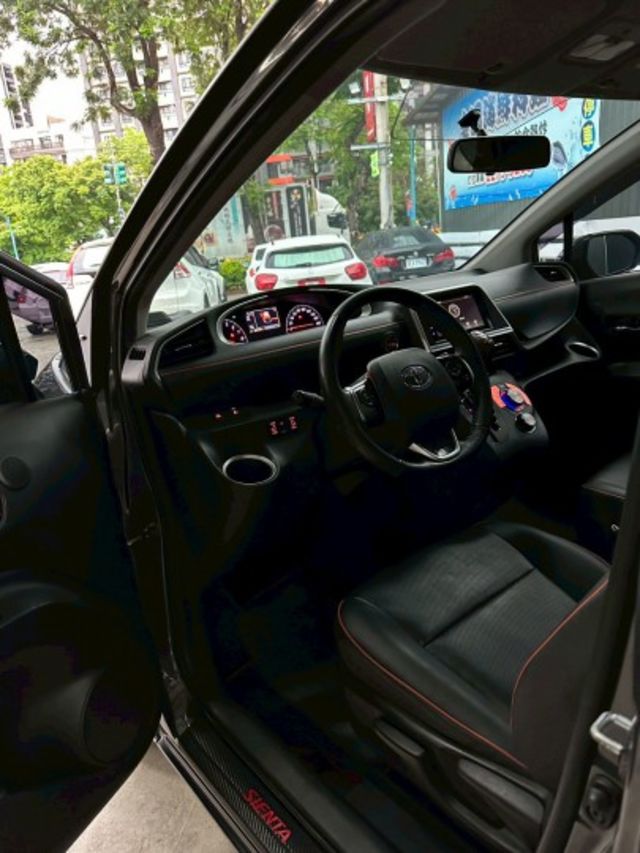 【車朋車業】小七人座，1.8省稅，小改款雙電動滑門  第19張相片