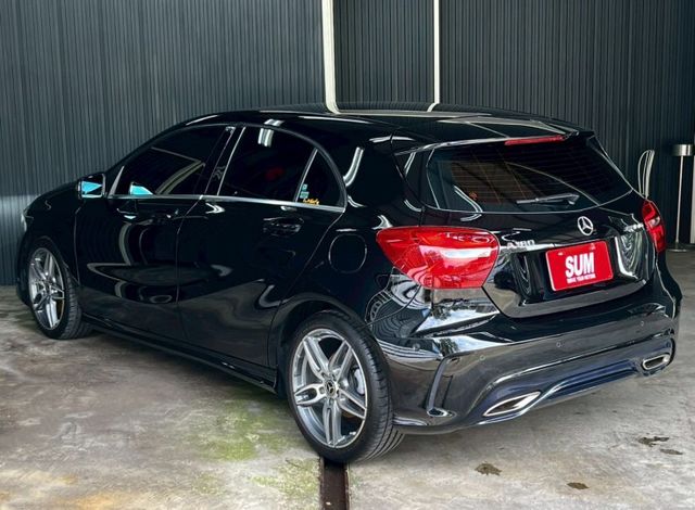 市場極少黑色的A180 AMG ! 錯過可惜~~~  第2張相片