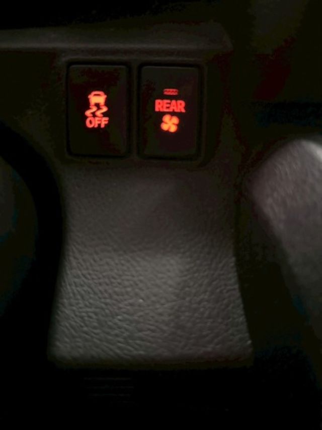 【車朋車業】小七人座，1.8省稅，小改款雙電動滑門  第6張相片