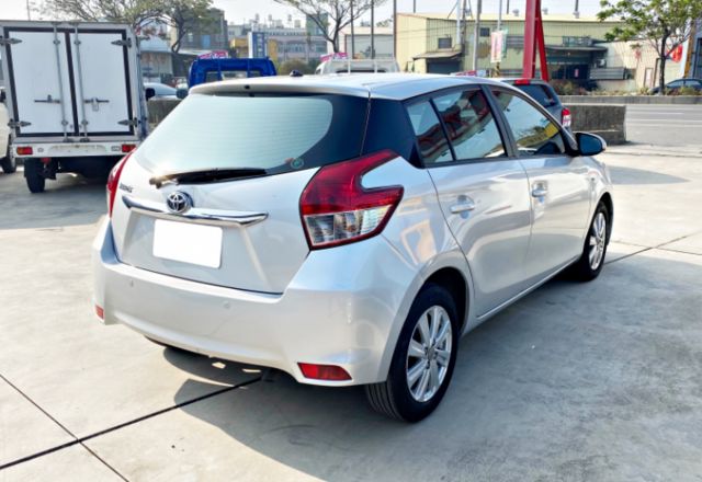 新型大改款 ✔一手車 大鴨 Yaris 1.5 ✅新手or女生的首選 可全貸 0頭款免聯徵 ✦預約有優惠唷☺ 二手 中古  第2張相片