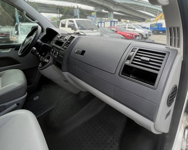 ✅福斯✅T5✅原廠高頂✅福祉車✅一手車✅復康巴士✅輪椅車✅輪椅升降機✅露營車✅可全貸✅免頭款✅免保人✅免聯徵✅二手✅中古  第6張相片