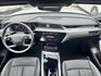 ✅E-tron Sportback 55✅實跑1 萬2千公里✅新車價357萬✅免200萬✅跟新車一樣差在價格✅原鈑件  第8張縮圖