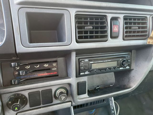 ✅2006✅僅跑7萬✅升降尾門✅Ford 福特  ✅載卡多 2.0✅貨車 ✅省油✅耐用✅台電退役✅可全貸✅免頭款  第5張相片