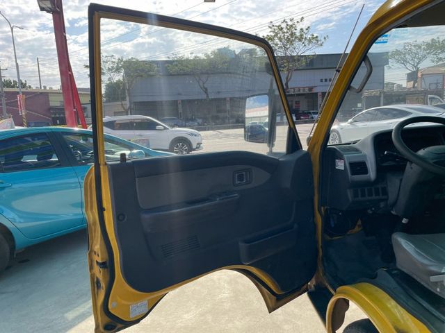 ✅2006✅僅跑7萬✅升降尾門✅Ford 福特  ✅載卡多 2.0✅貨車 ✅省油✅耐用✅台電退役✅可全貸✅免頭款  第7張相片