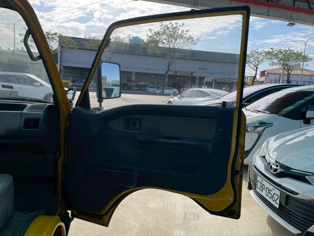 ✅2006✅僅跑7萬✅升降尾門✅Ford 福特  ✅載卡多 2.0✅貨車 ✅省油✅耐用✅台電退役✅可全貸✅免頭款  第9張相片