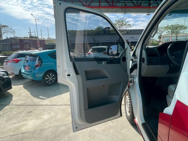 福斯✅T5✅平頂✅長軸✅柴油✅一手車✅露營車✅車泊✅車宿✅車床✅野營✅二手  第5張相片