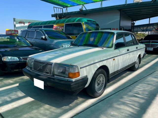 VOVLO✅僅跑7萬公里✅總代理✅復古✅古董車✅240GLE✅整車原廠✅原汁原味✅舊式車牌✅收藏等級  第1張相片