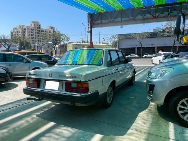 VOVLO✅僅跑7萬公里✅總代理✅復古✅古董車✅240GLE✅整車原廠✅原汁原味✅舊式車牌✅收藏等級  第2張相片