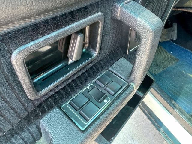 VOVLO✅僅跑7萬公里✅總代理✅復古✅古董車✅240GLE✅整車原廠✅原汁原味✅舊式車牌✅收藏等級  第5張相片