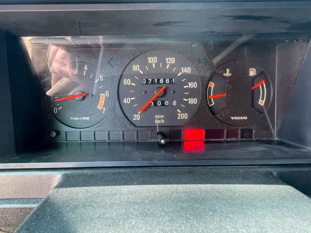 VOVLO✅僅跑7萬公里✅總代理✅復古✅古董車✅240GLE✅整車原廠✅原汁原味✅舊式車牌✅收藏等級  第14張相片