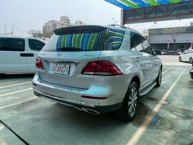 ✅柴油省油省稅金✅4 MATIC✅天窗✅雙前座電動座椅✅可貸款109萬✅免保人✅免聯徵✅二手✅強力過件✅線上評估  第2張相片
