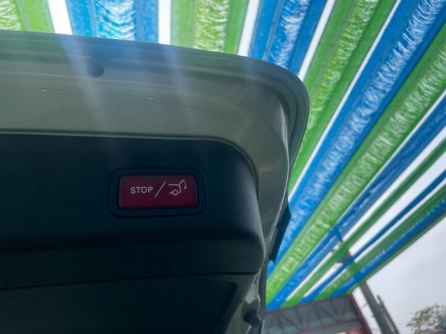 ✅柴油省油省稅金✅4 MATIC✅天窗✅雙前座電動座椅✅可貸款109萬✅免保人✅免聯徵✅二手✅強力過件✅線上評估  第17張相片