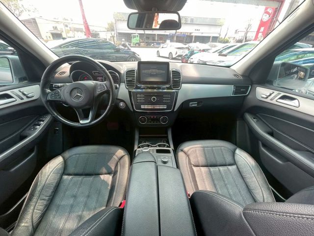 ✅柴油省油省稅金✅4 MATIC✅天窗✅雙前座電動座椅✅可貸款109萬✅免保人✅免聯徵✅二手✅強力過件✅線上評估  第6張相片
