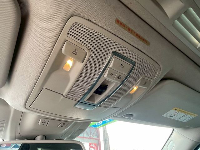 ✅柴油省油省稅金✅4 MATIC✅天窗✅雙前座電動座椅✅可貸款109萬✅免保人✅免聯徵✅二手✅強力過件✅線上評估  第11張相片