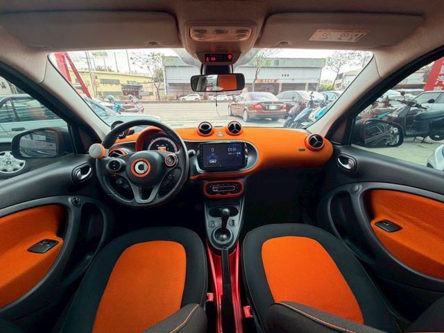 2016年領牌✅SMART Passion版✅Forfour✅恆溫✅剛換4顆輪胎✅倒車顯影✅可全貸✅免頭款✅免  第6張相片