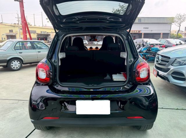 2016年領牌✅SMART Passion版✅Forfour✅恆溫✅剛換4顆輪胎✅倒車顯影✅可全貸✅免頭款✅免  第15張相片