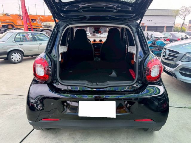 2016年領牌✅SMART Passion版✅Forfour✅恆溫✅剛換4顆輪胎✅倒車顯影✅可全貸✅免頭款✅免  第16張相片