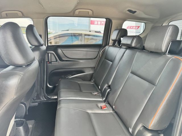 ✅原廠7人座✅雙電動滑門✅倒車顯影✅ISOFIX✅車道偏移警示✅可全貸✅免頭款✅免保人✅免聯徵✅二手✅中古✅強力過件✅  第5張相片